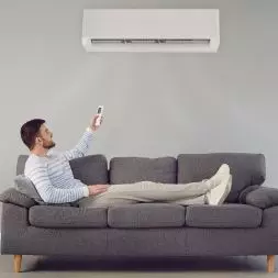 Instalacja klimatyzacji w domu podnosi komfort życia, ale również wartość nieruchomości. Stała temperatura i wilgotność powietrza w domu tworzy zdrowe, przyjazne warunki.