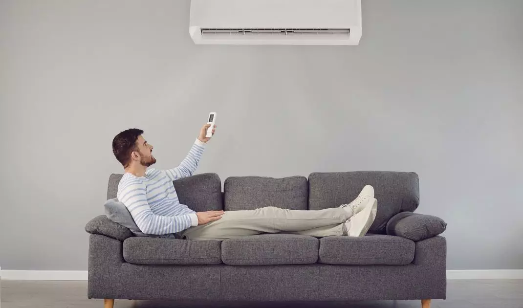 Instalacja klimatyzacji w domu podnosi komfort życia, ale również wartość nieruchomości. Stała temperatura i wilgotność powietrza w domu tworzy zdrowe, przyjazne warunki.