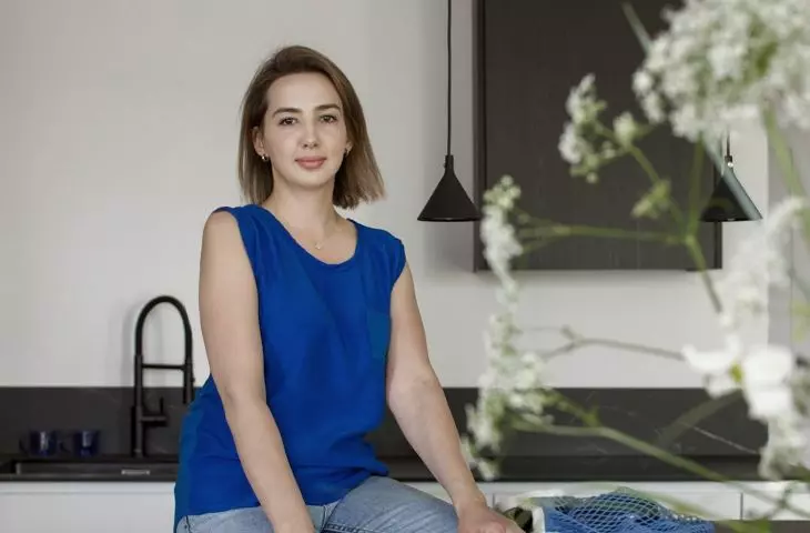 Wnętrze inspirowane kobaltem z obrazów Matisse’a