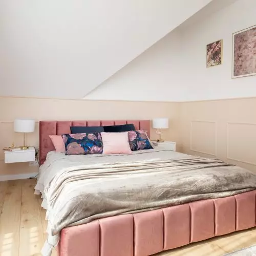 Klasyka i nowoczesność – aranżacja sypialni w stylu glamour