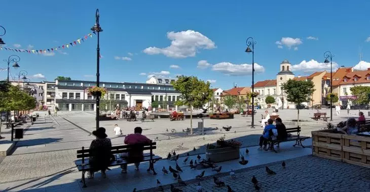 Stary Rynek w Łomży po rewaloryzacji - widok od południowego zachodu