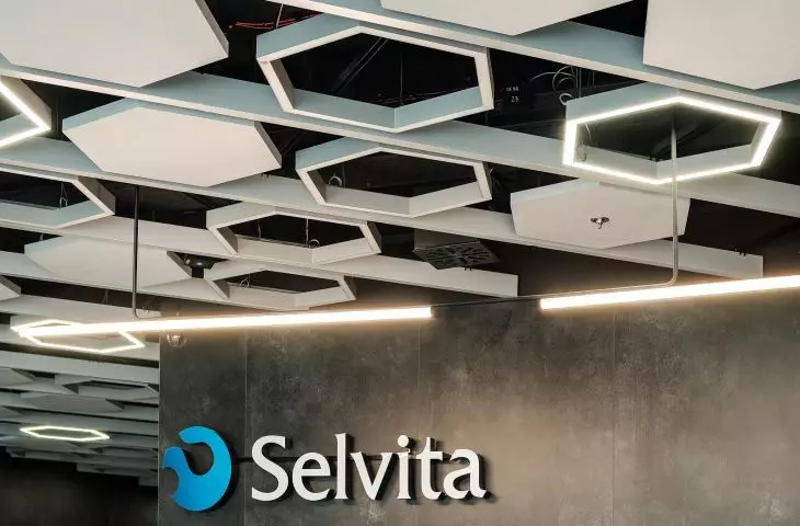 Płyty MEXTRI w nowootwartym Selvita Research Centre w Krakowie