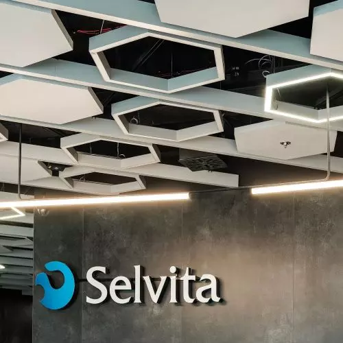 Płyty MEXTRI w nowootwartym Selvita Research Centre w Krakowie