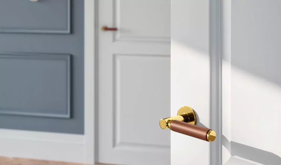 Choosing handles