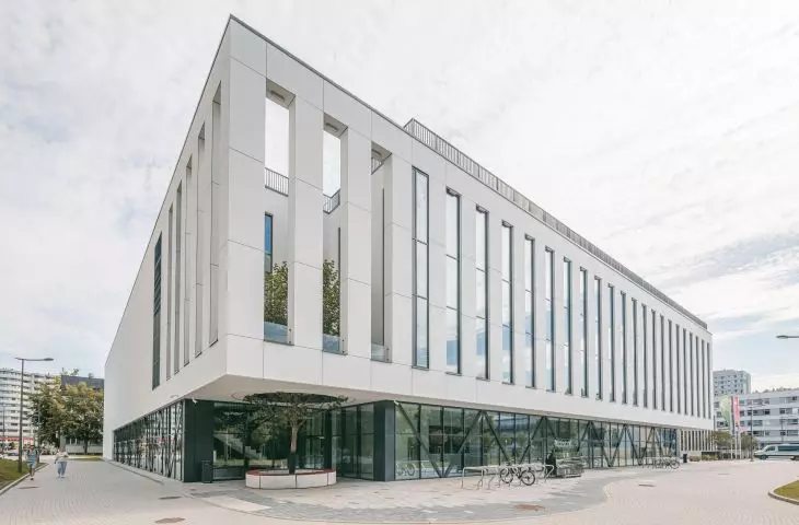 AGH University of Science and Technology in Kraków with a new sports hall