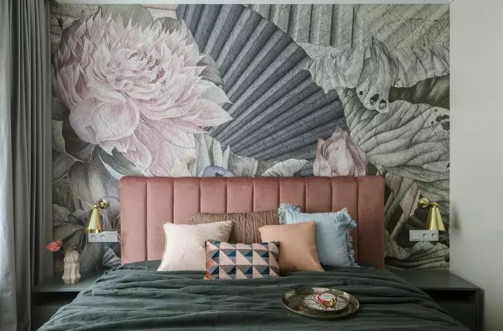 A bedroom that attracts by color