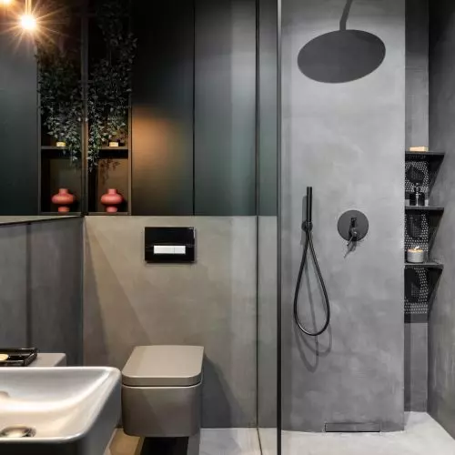 Imperfections as decoration. Industrial bathroom