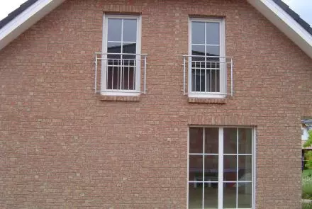 Elewacja z płytek i cegieł ROSÉ