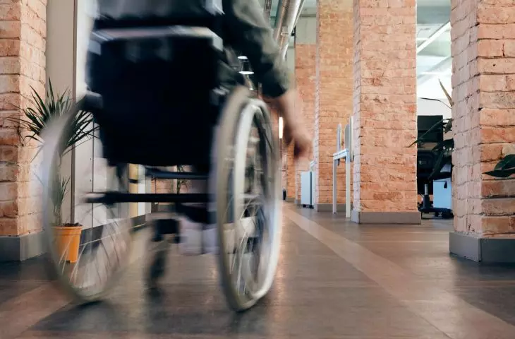 O projektowaniu przestrzeni bez barier. Rozmowa z Kamilem Kowalskim z Fundacji Integracja