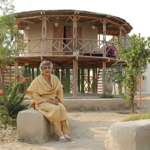 Architektka na bosaka: Yasmeen Lari