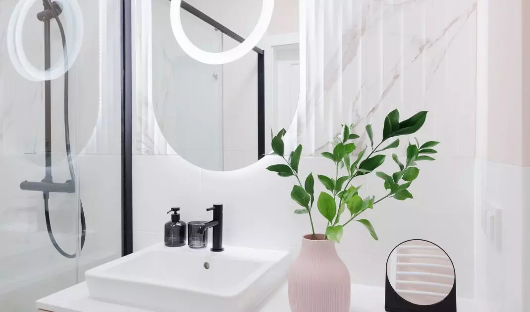 Bathroom designed by Decoroom studio