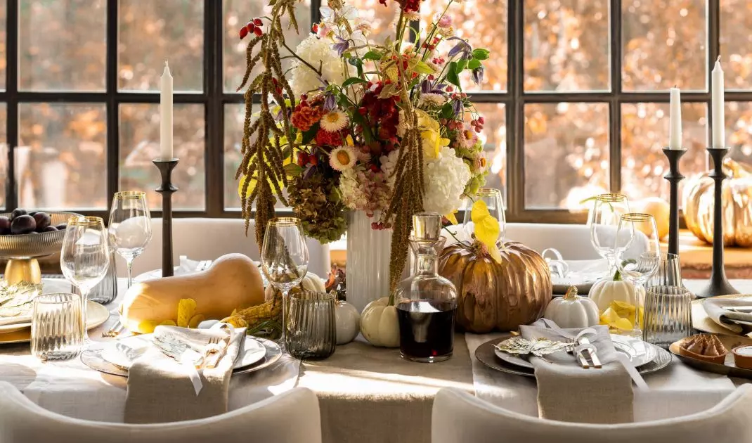 Autumn floral decorations