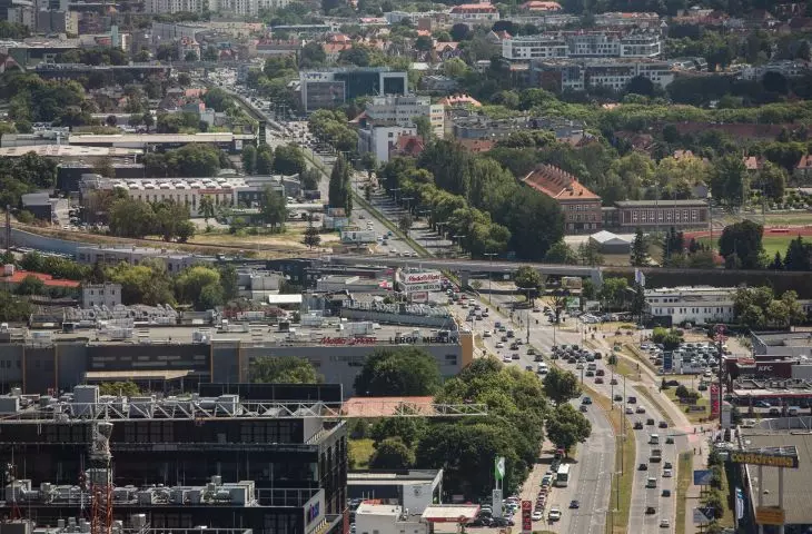 Przejścia, wysoka zieleń i zmniejszenie prędkości. Aleja Grunwaldzka w Gdańsku oczami mieszkańców