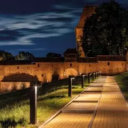 Iluminacja murów Zamku w Malborku oraz strefa bulwaru nad rzeką Nogat