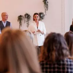 Projektanci wnętrz ambasadorami marki Kontakt- Simon