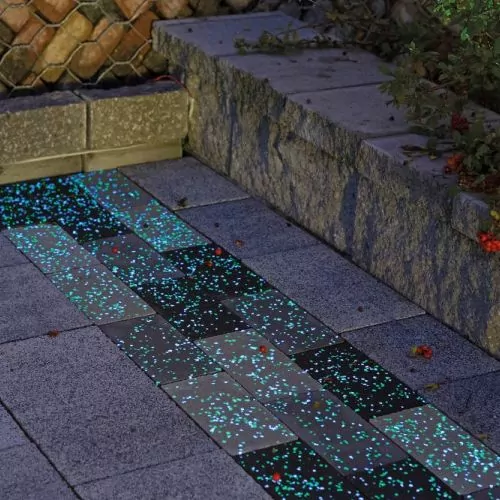 Lumia paving stones