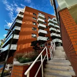 Przykład wykorzystania elastycznych płytek elewacyjncyh w systemie IZOFLEX (6183 PORTLAND)