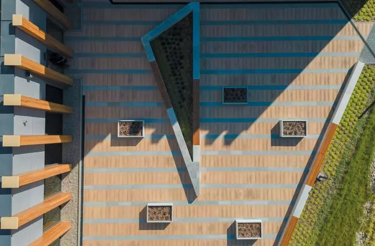 Durable , durable and univocal architectural concrete in public spaces