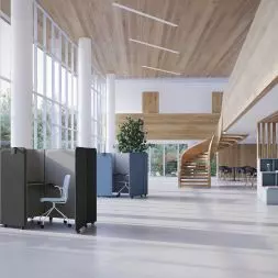 Systemy modułowe Brainy oraz Oxo, krzesła Vapaa – Nowy Styl