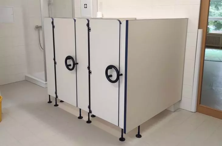 Wielofunkcyjna zabudowa pomieszczeń sanitarnych