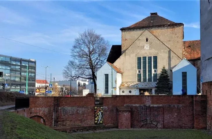 Poznan decided: synagogue for apartments. Activist scores city and writes open letter