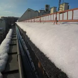 Ogrzewanie rynien, system nVent RAYCHEM FroStop Black, Warszawa