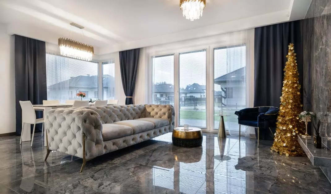 Brilliance, gold and sapphire in interior design