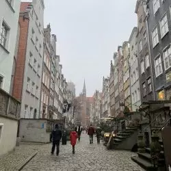 Ulica Mariacka w zabytkowym sercu Gdańska
