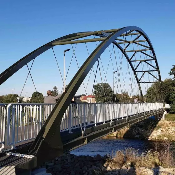 kładka dla pieszych i rowerzystów nad rzeką Biała Głuchołaska