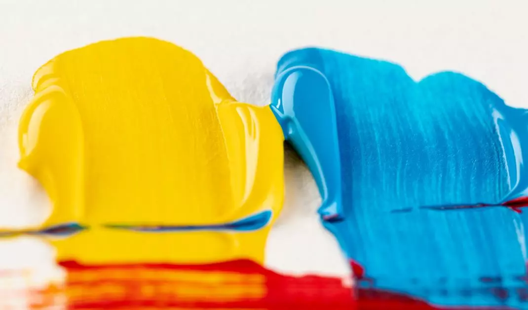 Stain-resistant paint
