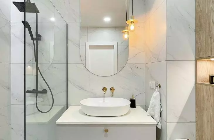Classic bathroom arrangment