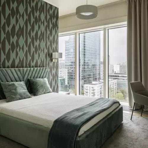 How to functionally furnish a bedroom? Practical advice from a respected interior designer