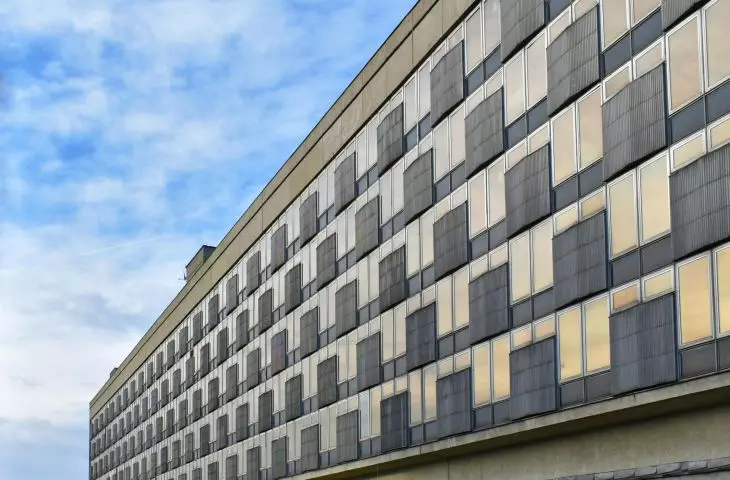 Ministerstwo Kultury zrezygnowało z finansowania budowy ośmiu obiektów, wśród nich hotel Cracovia
