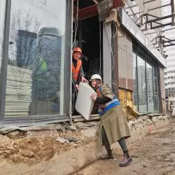 odbiór materiałów z odzysku z budynku Atrium w Warszawie