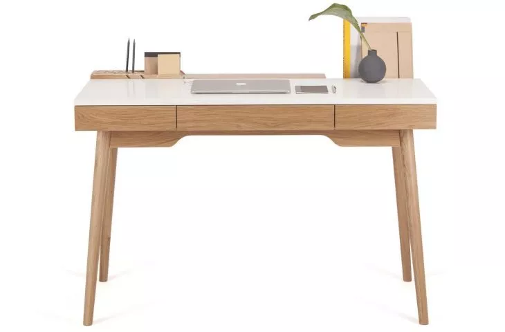 Omni desk by Paged