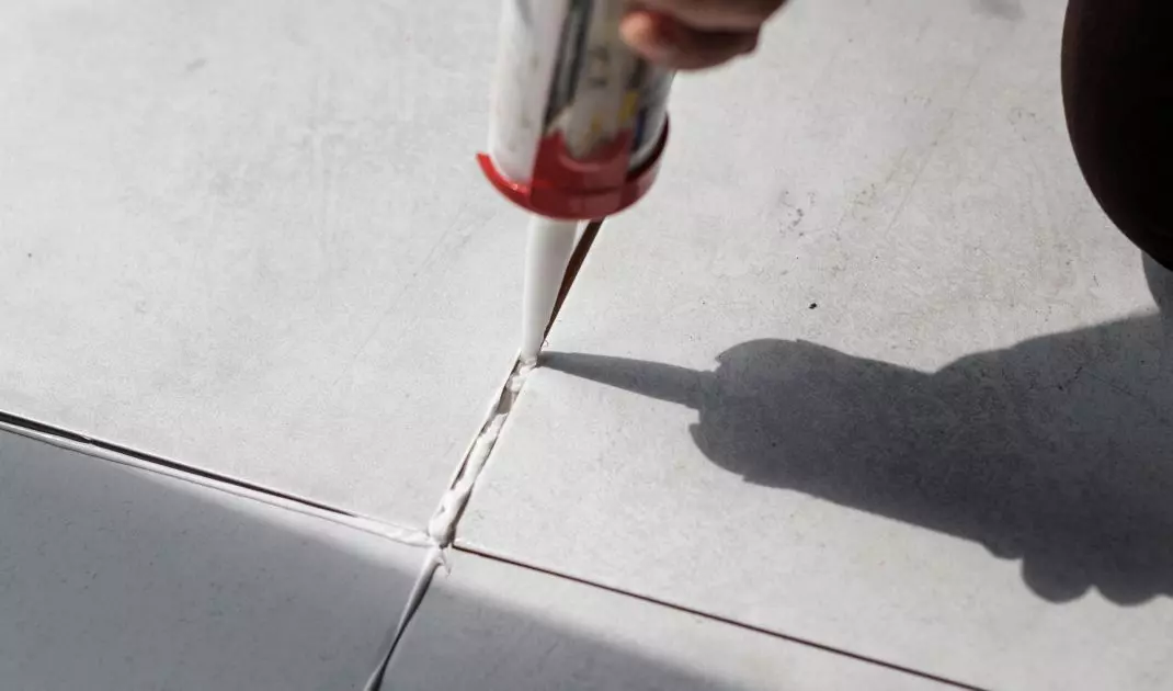 Choosing a mounting adhesive