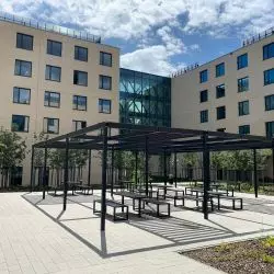Dom studencki Meteor, UAM Poznań – widok dziecińca