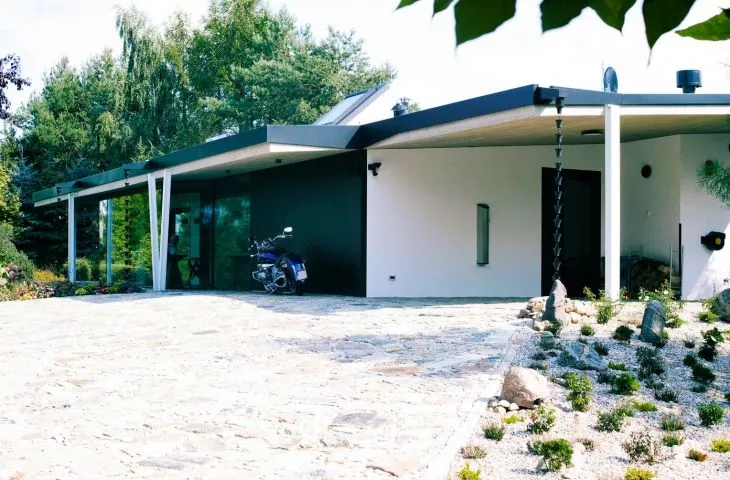 Dom przy jeziorze od Atelier Starzak Strebicki