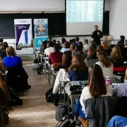Maciej Franta podczas wykładu na Politechnice Gdańskiej