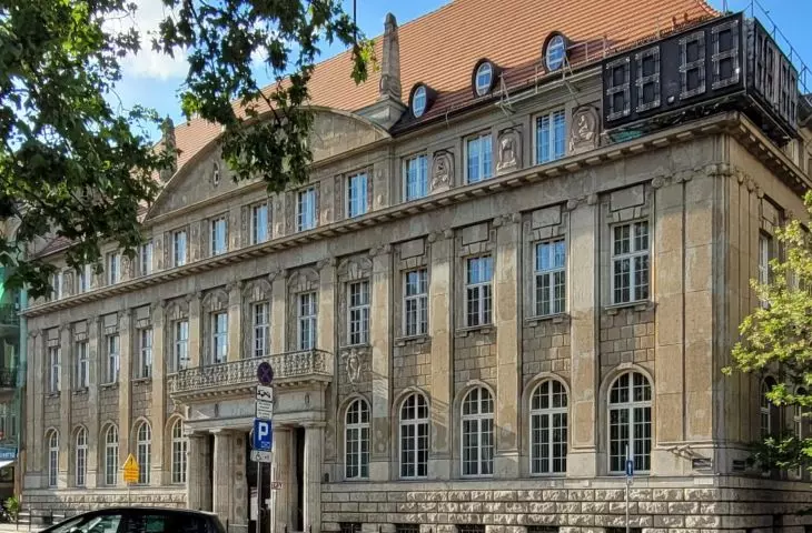Skarbiec do mieszkania. Był bank, będą apartamenty