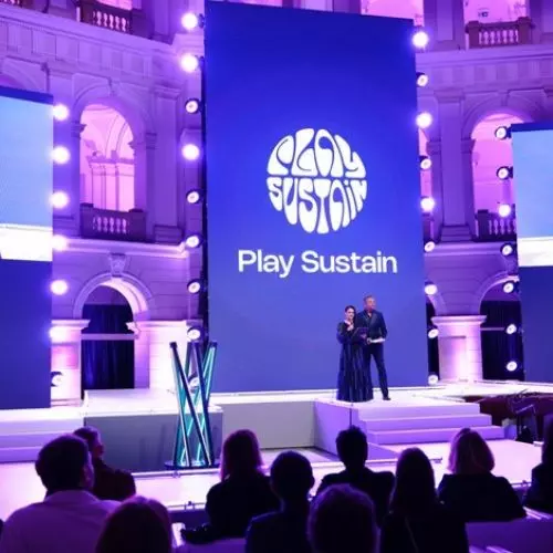 Marek Lorens i Led Labs podczas konkursu Designers Play Sustain 2024