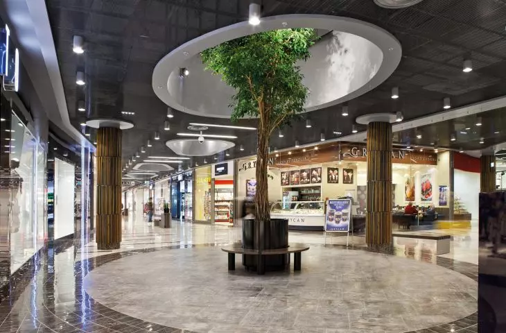 Systemy sufitów metalowych z siatek i kratek architektonicznych