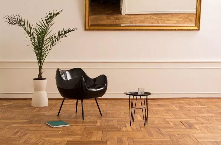 RM58 classic armchair