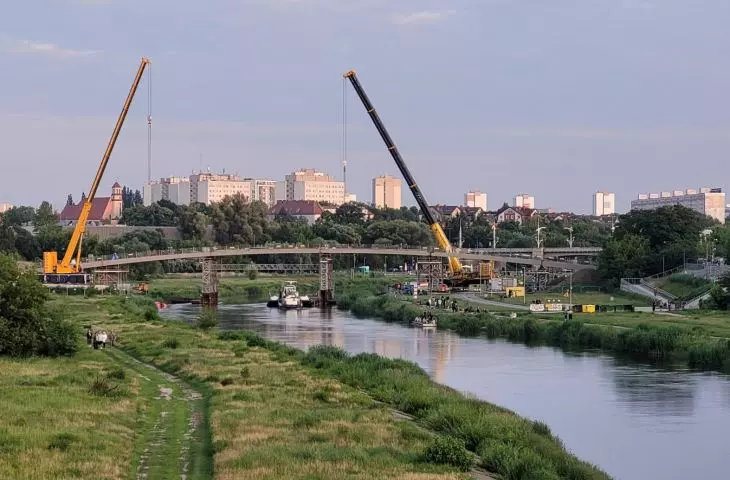 Pieszo-rowerowe Mosty Berdychowskie nabrały kształtów