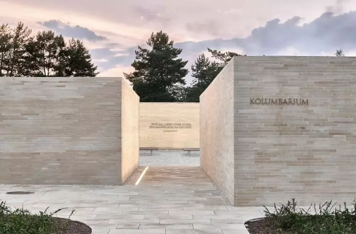 „Pełno nas, a jakoby nikogo nie było”. Kolumbarium w Radomiu projektu BDR Architekci