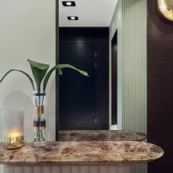 Przedpokój projektu Tatewik Caturowej oraz Ewy Franiak z pracowni Flow Interiors
