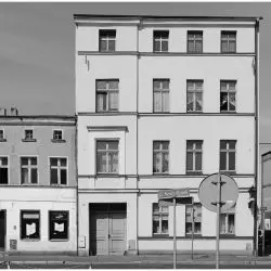 „ARCHÉSPEKTYWA” – retrospektywa twórczości Eugeniusza Skrzypczaka na Uniwersytecie Artystycznym w Poznaniu
