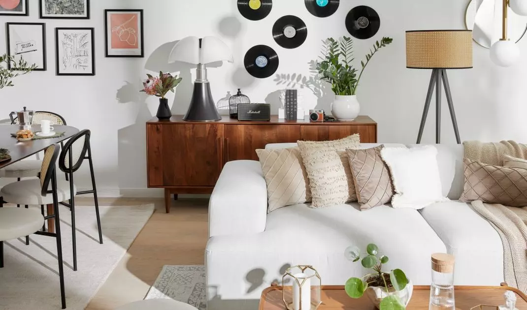 Vinyls as decoration in the interior