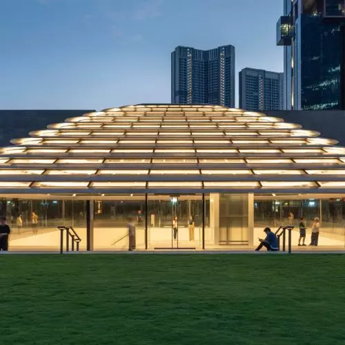 Apple Store in the heart of Kuala Lumpur: an architectural gem from Foster