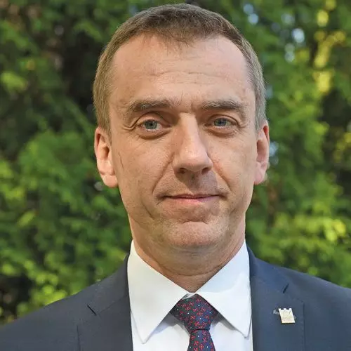 Jak zaprojektować efektywny transport w mieście? – rozmowa z prof. Andrzejem Szaratą
